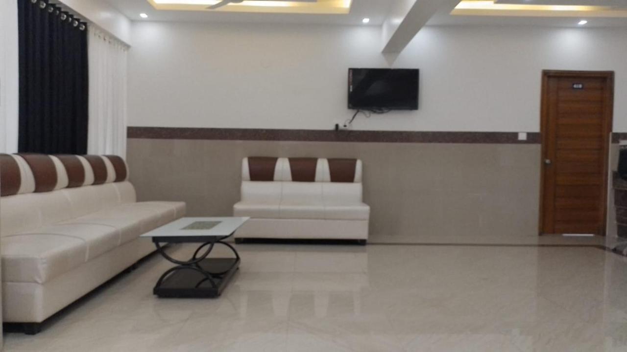 Dwarka Lodging & Boarding Mulki Dış mekan fotoğraf