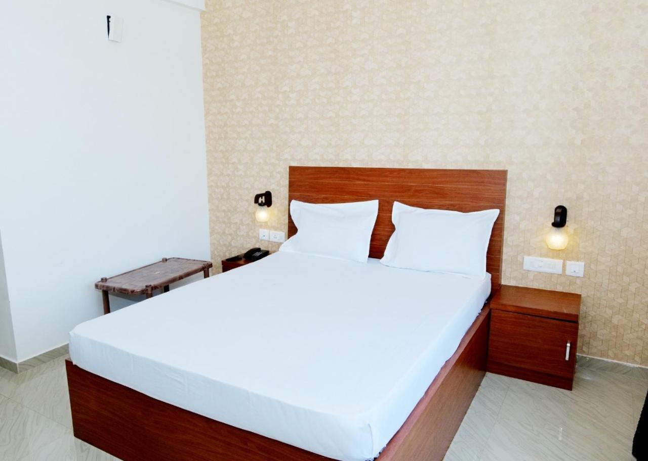 Dwarka Lodging & Boarding Mulki Dış mekan fotoğraf