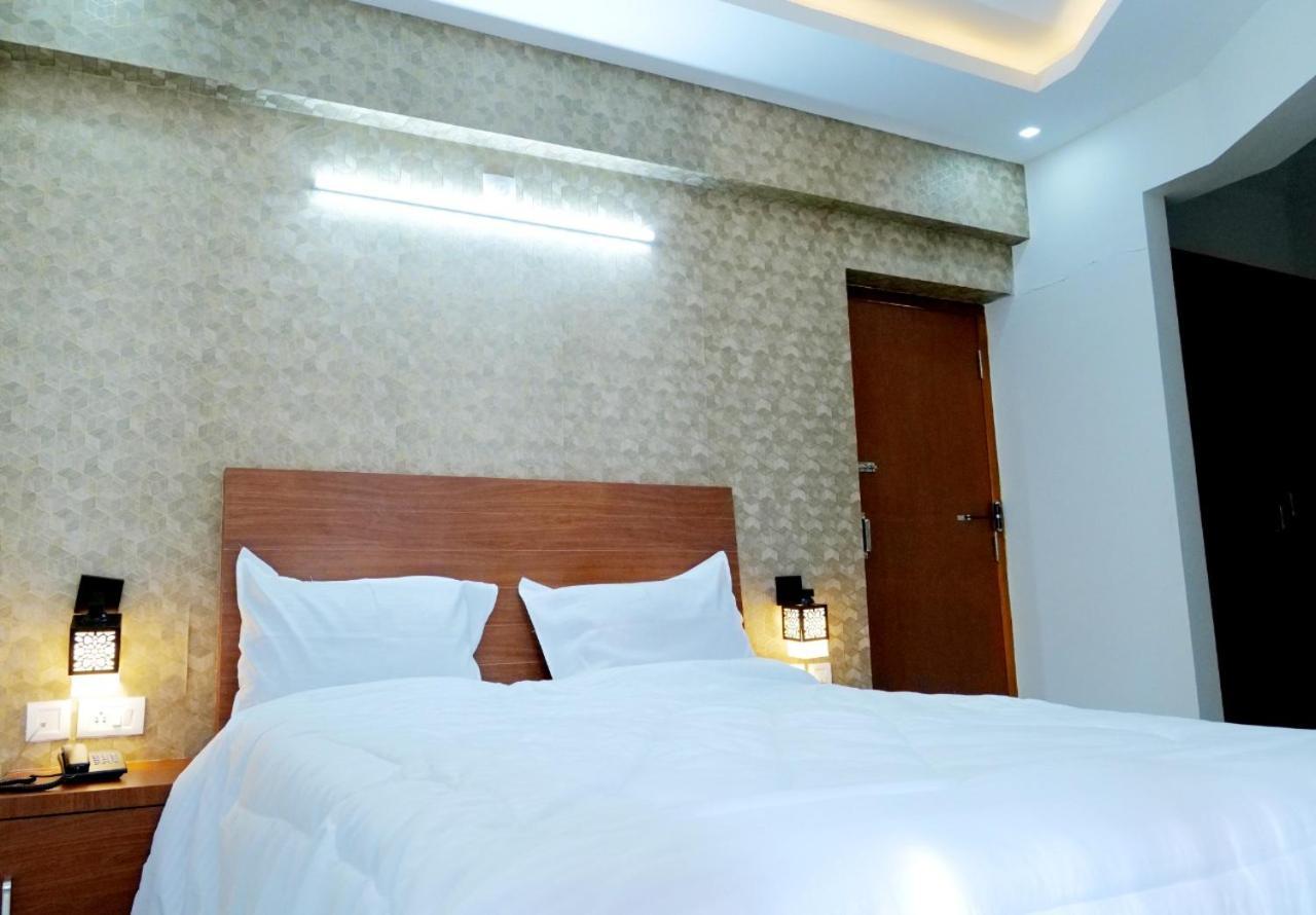 Dwarka Lodging & Boarding Mulki Dış mekan fotoğraf