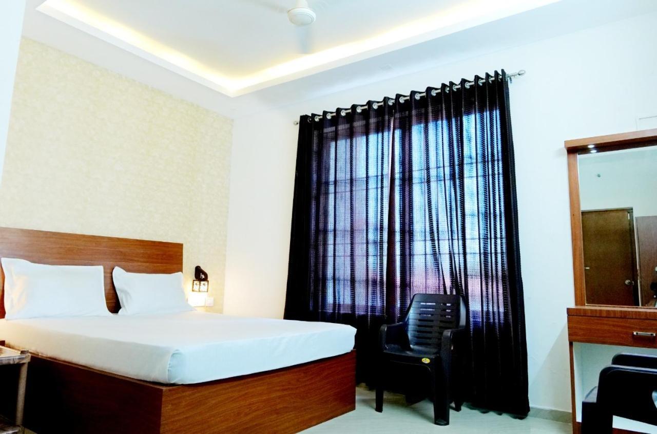 Dwarka Lodging & Boarding Mulki Dış mekan fotoğraf