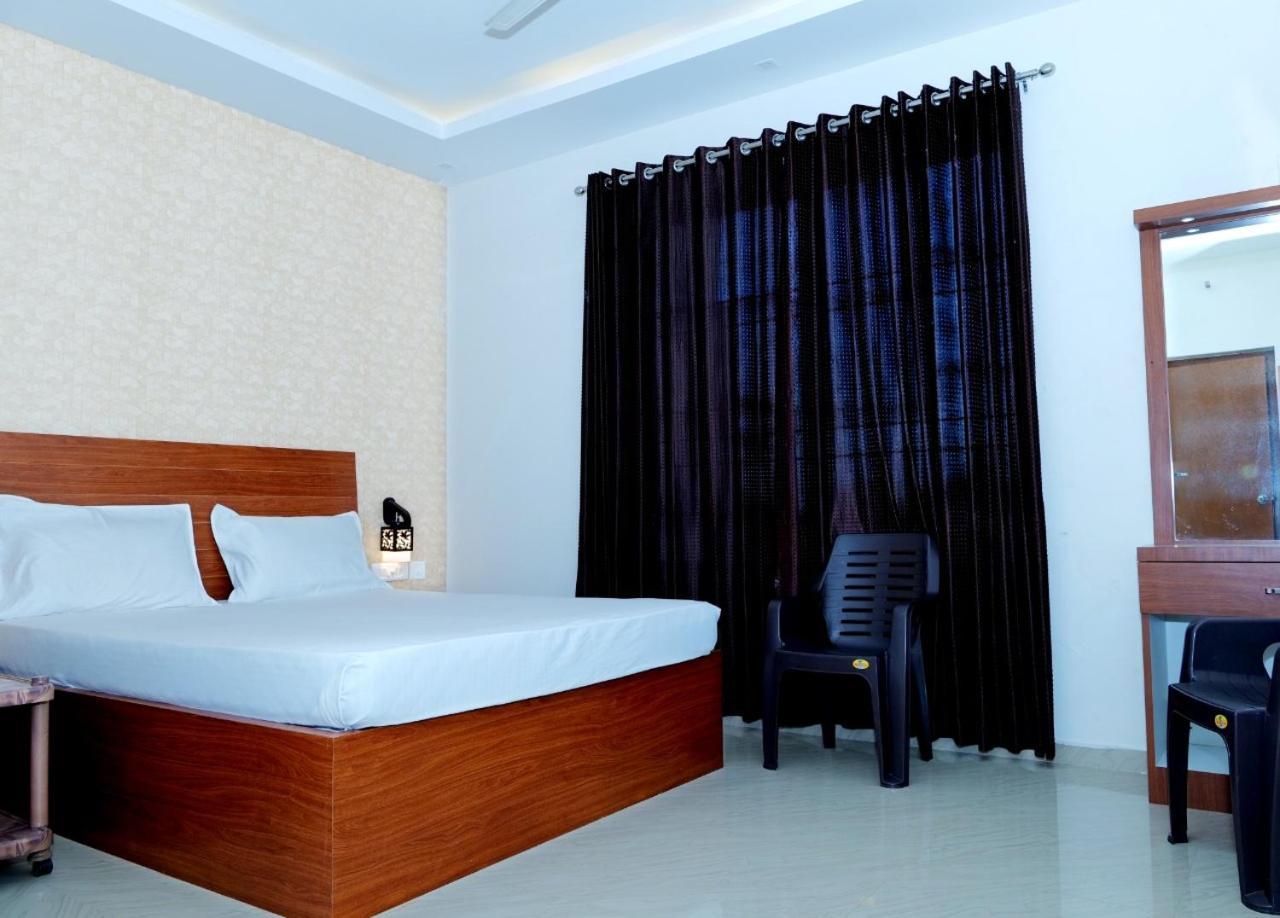 Dwarka Lodging & Boarding Mulki Dış mekan fotoğraf